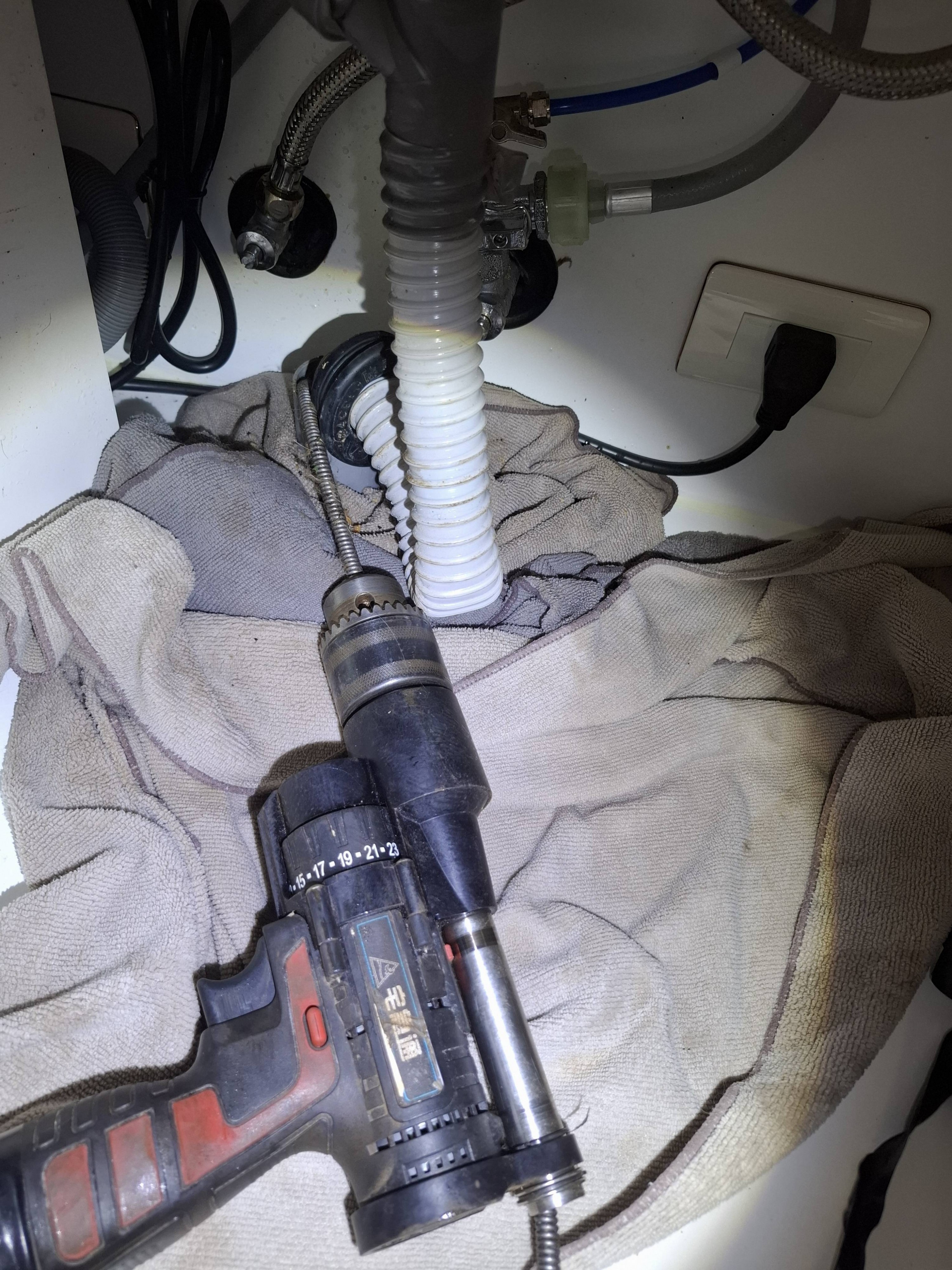 廚房水槽阻塞 — 掌中寶深層疏通順利完成