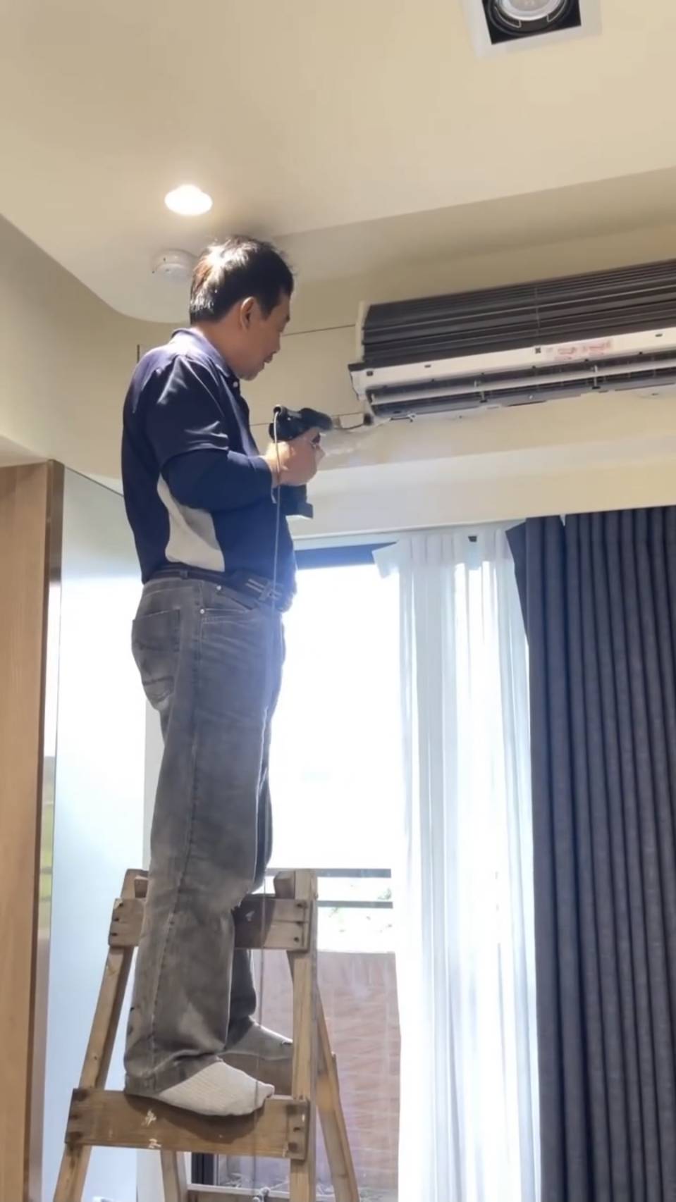 青埔案場 — 冷氣排水管深層堵塞，13 米跨樑疏通成功